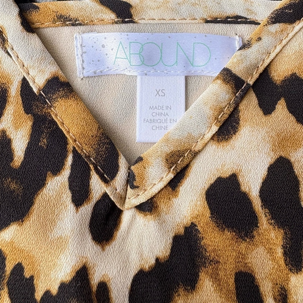 NWT Abound Woman’s XS V-neck Cheetah Print Cami Top With Adjustable Straps - Picture 5 of 8
